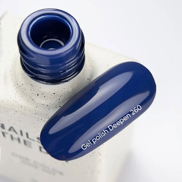 NAILSOFTHEDAY Gel polish Deepen 260 — azul profundo, 10 ml.