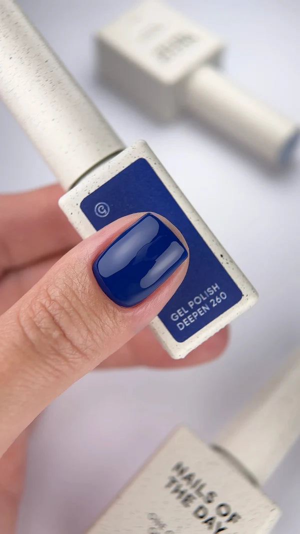 NAILSOFTHEDAY Gel polish Deepen 260 — azul profundo, 10 ml.