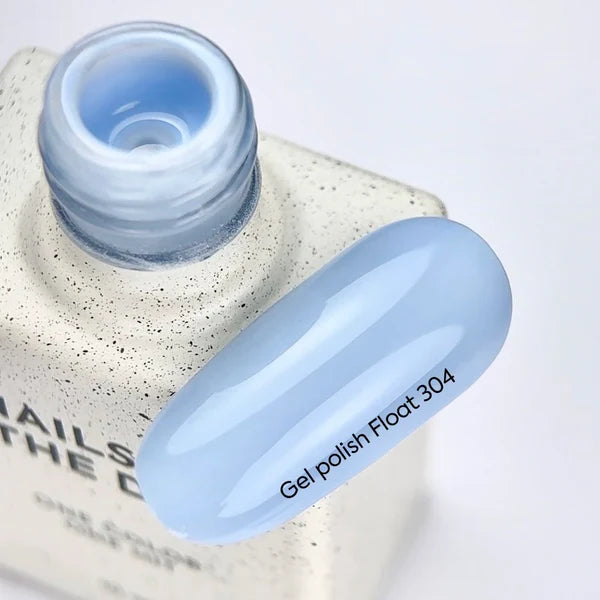 NAILSOFTHEDAY Gel polish Float 304 — azul cielo, 10 ml.