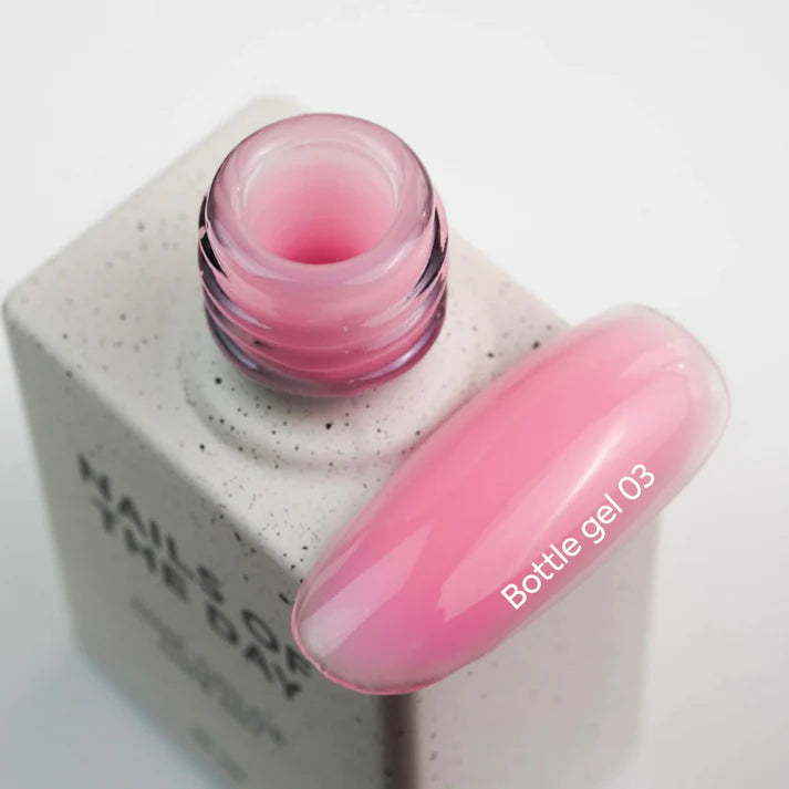 NAILSOFTHEDAY Bottle gel 03 – Gel líquido, rosa claro, 10 ml.