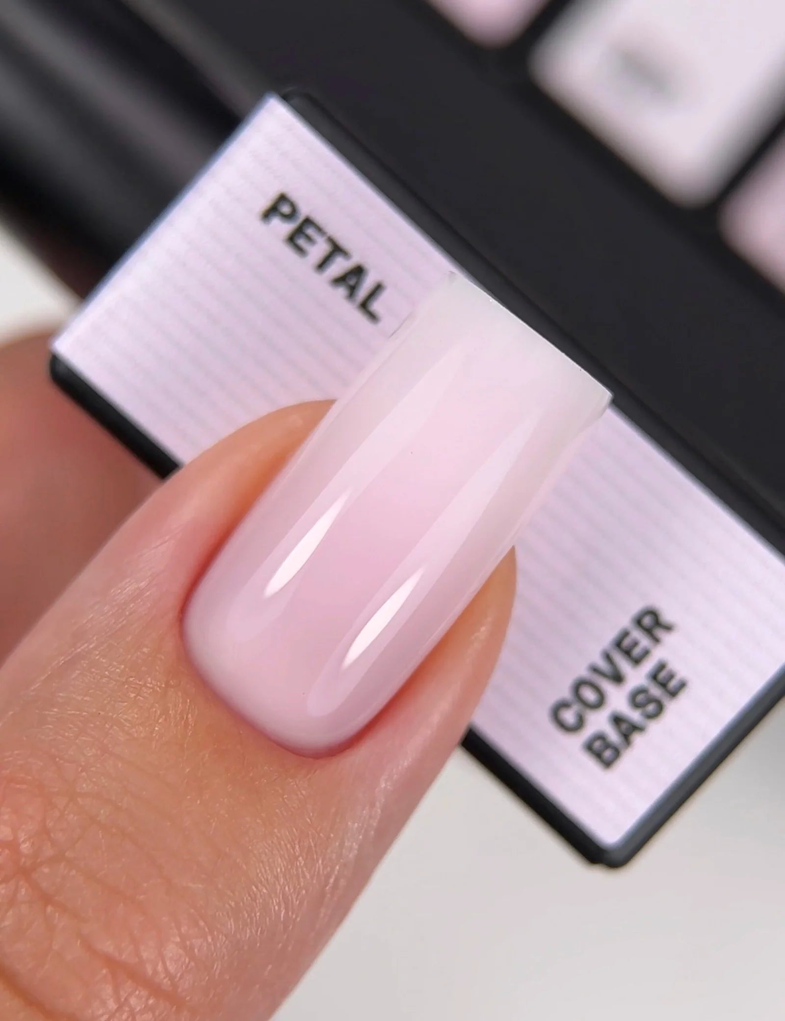 BIBLIOTEKA Cover Base № 04 Petal - Rosa suave, 10 ml