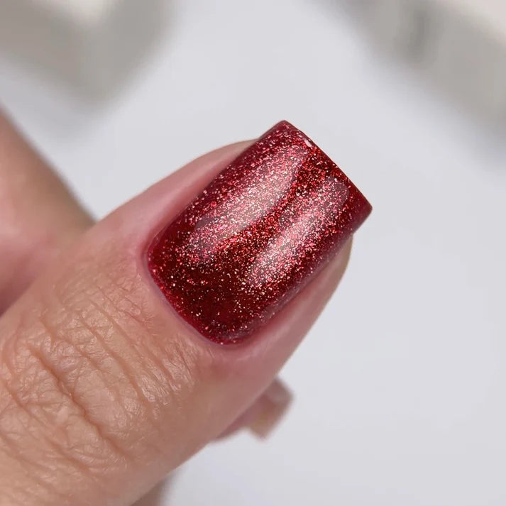 NAILSOFTHEDAY Gel Polish Cat Eye 06 — esmalte semipermanente rojo, 6 ml.