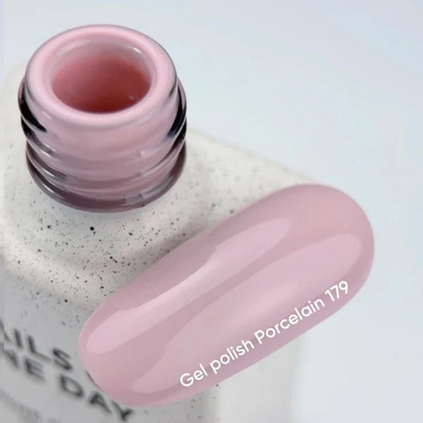 NAILSOFTHEDAY Gel Polish Porcelain 179 — Rosa Empolvado Suave, 10 ml