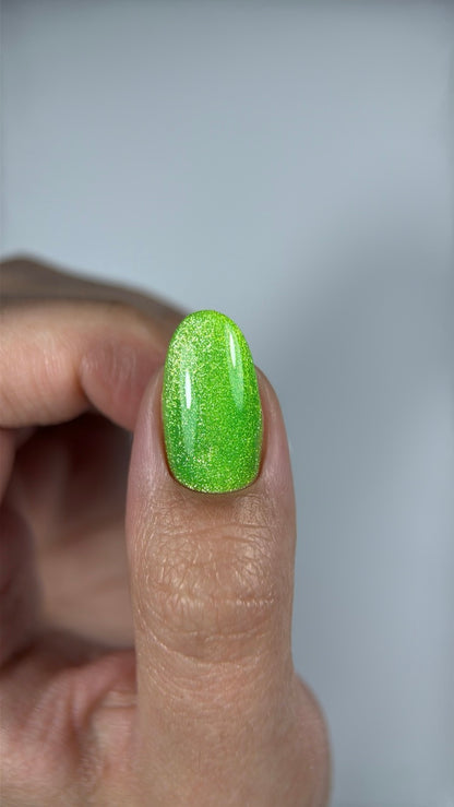 DNKa' Esmalte Semi #0007 80's CAT EYE