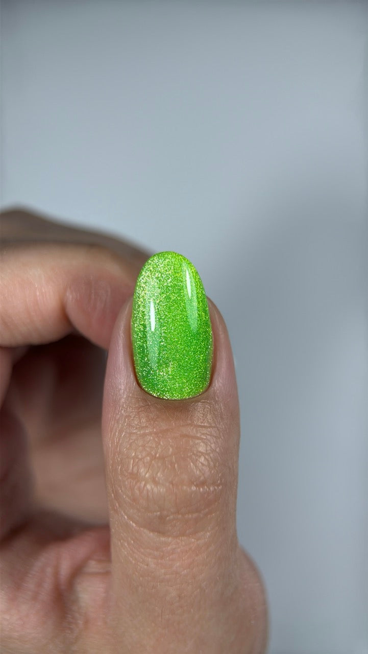DNKa' Esmalte Semi #0007 80's CAT EYE