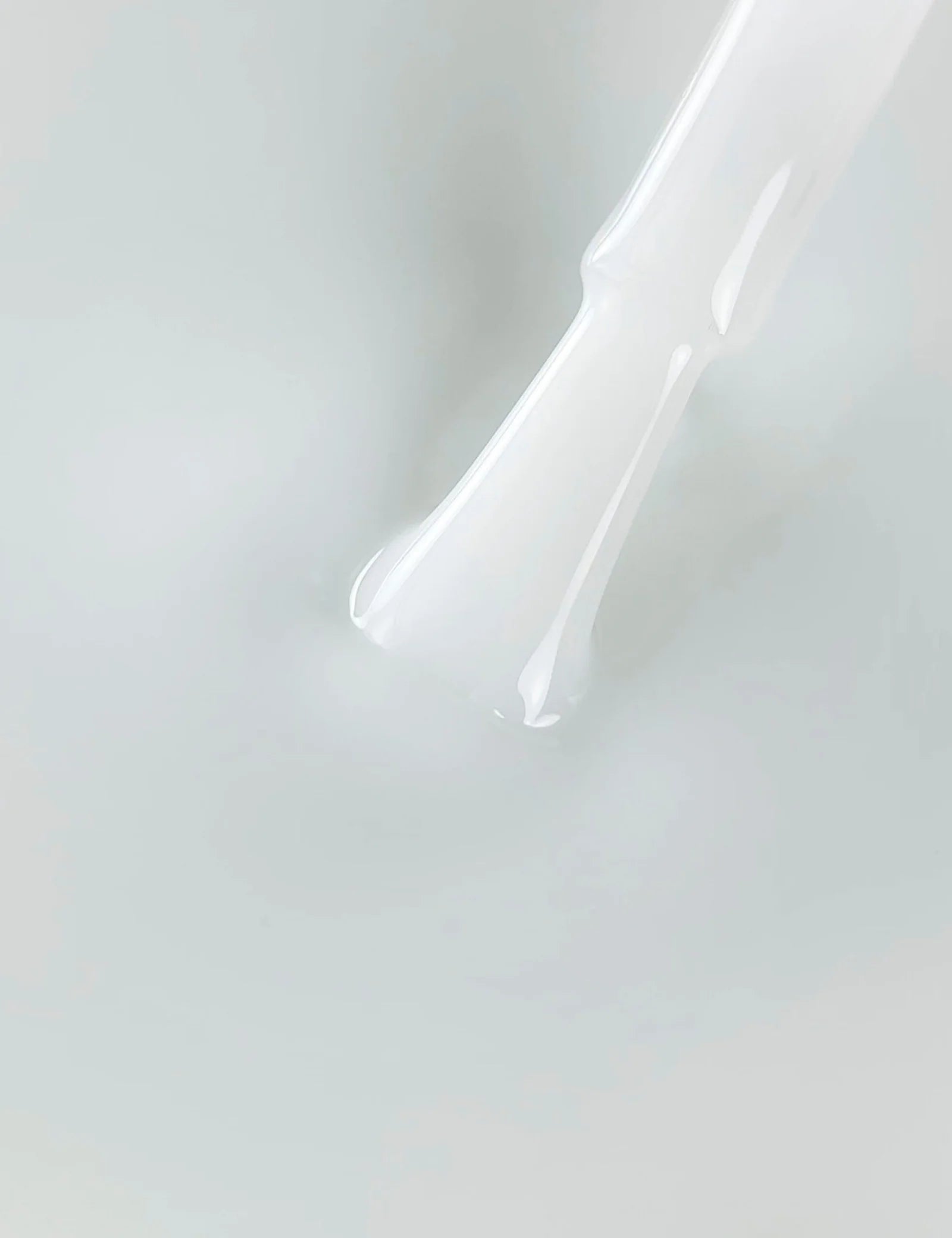 BIBLIOTEKA Cover Base № 01 Veil — lechoso semitransparente , 10 ml