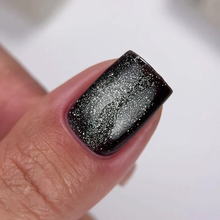 NAILSOFTHEDAY Gel Polish Cat Eye 09 — esmalte semipermanente negro, 6 ml.