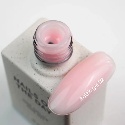 NAILSOFTHEDAY Bottle gel 02 – Gel líquido, rosa pálido, 10 ml.