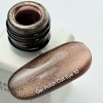 NAILSOFTHEDAY Gel Polish Cat Eye 10 — esmalte semipermanente efecto ojo de gato marrón con reflejo dorado, 6 ml.
