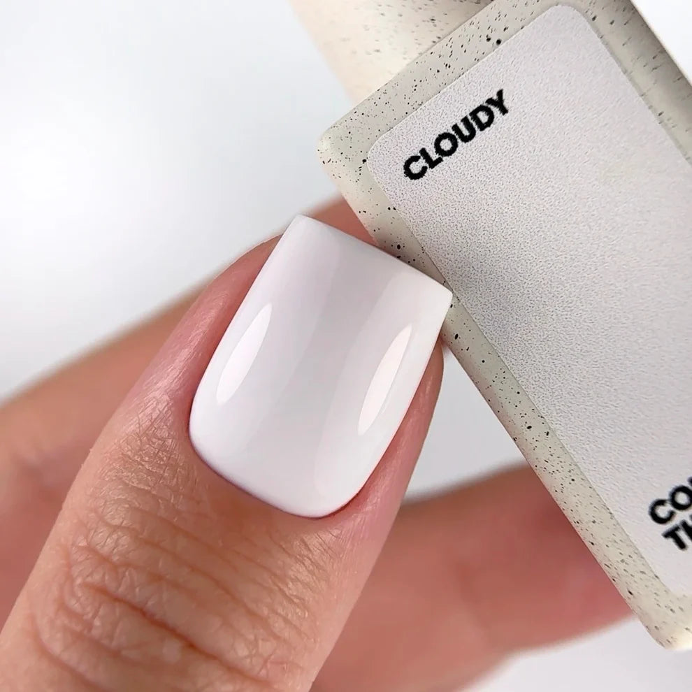 NAILSOFTHEDAY Color del mes de Abril - Cloudy, 10 ml
