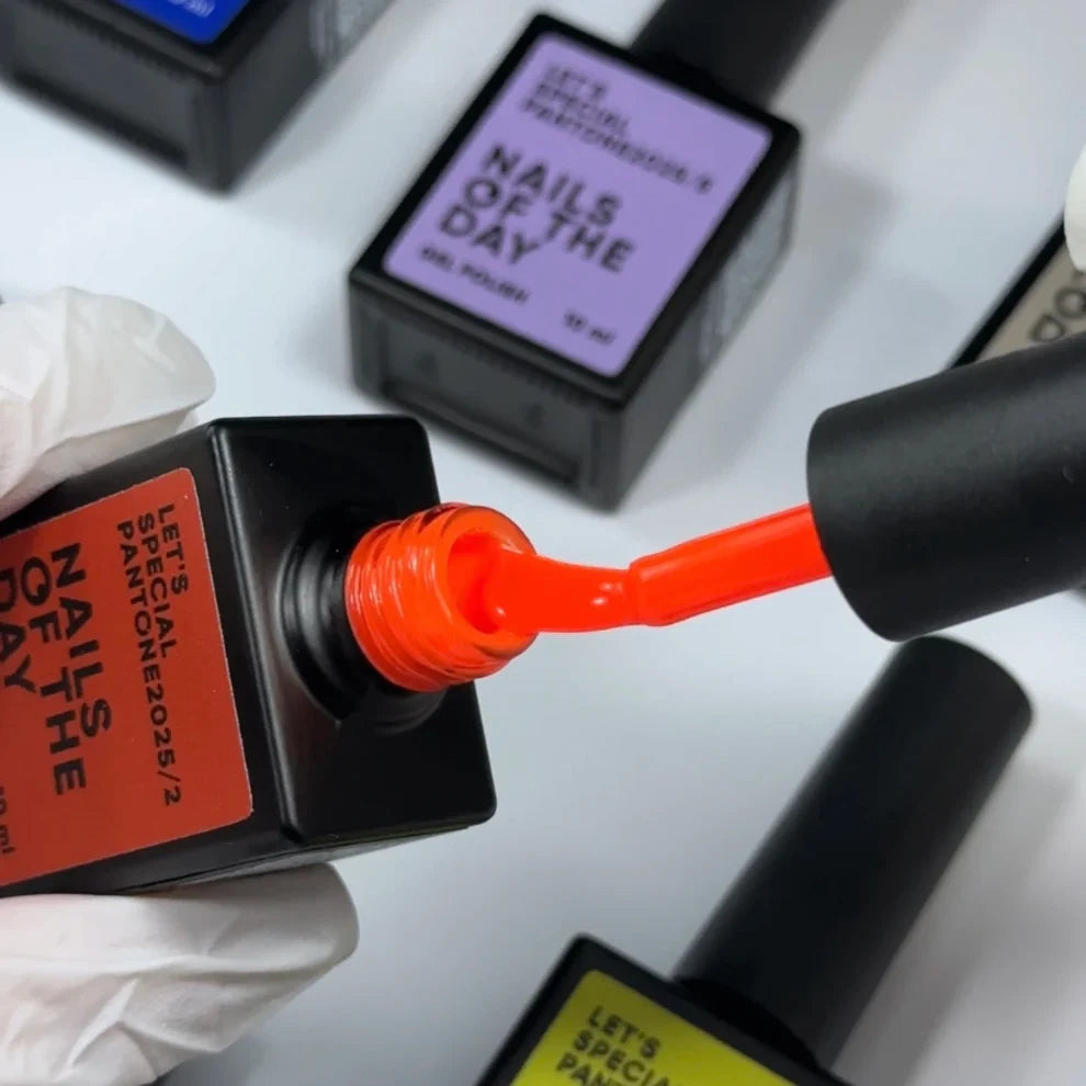 NAILSOFTHEDAY Let’s special Pantone2025/2 — esmalte naranja neón, 10 ml.
