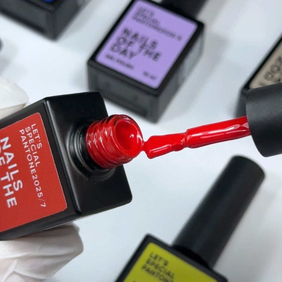 NAILSOFTHEDAY Let’s Special Pantone2025/7 — Esmalte Rojo Clásico, 10 ml