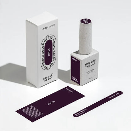 NAILSOFTHEDAY Color del Mes - Enero 2026 Midnight - tono ciruela intenso, 10 ml