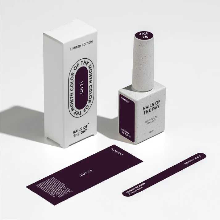 NAILSOFTHEDAY Color del Mes - Enero 2026 Midnight - tono ciruela intenso, 10 ml