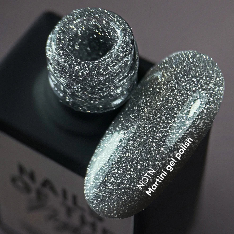 NAILSOFTHENIGHT Martini - Esmalte Semi reflectante plateado, 10 ml
