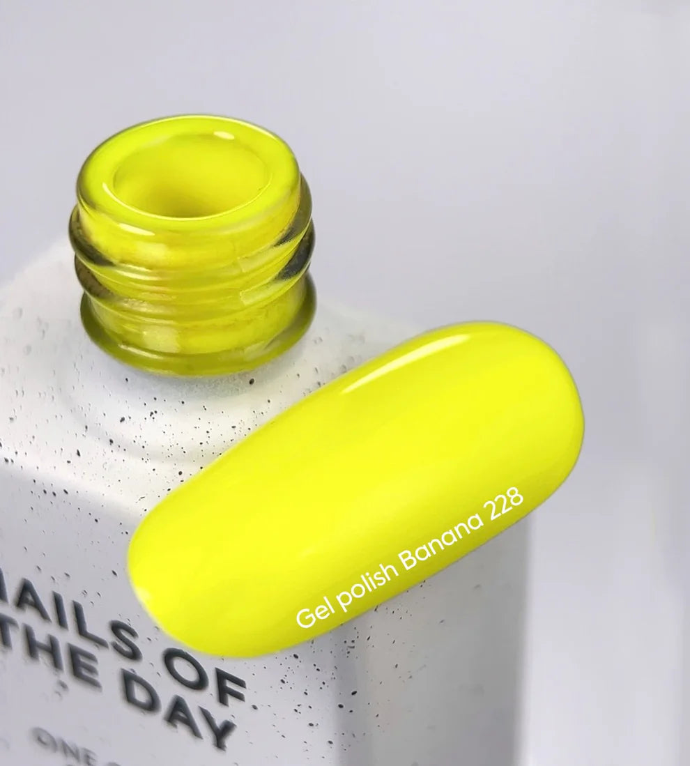 NAILSOFTHEDAY Gel Polish Banana — esmalte semipermanente amarillo neón, 10 ml